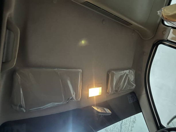 changan-karwan-plus-very-low-milag-1rst-onwer-white-big-2