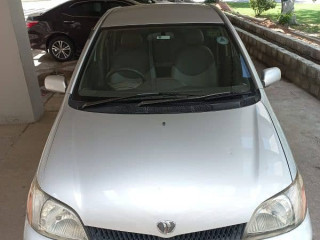 toyota-platz-2001