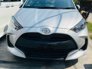 toyota-yaris-2021-2025
