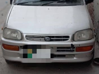 daihatsu-cuore-2005