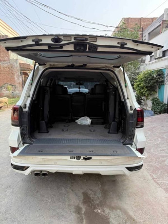 toyota-land-cruiser-2010-big-8