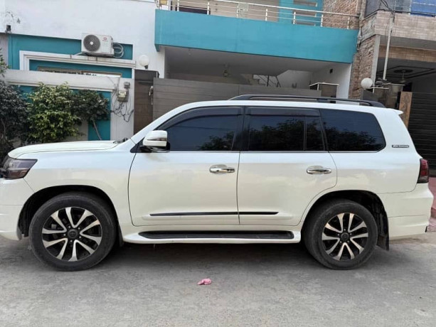 toyota-land-cruiser-2010-big-11
