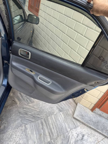 mitsubishi-lancer-gl-13-big-6