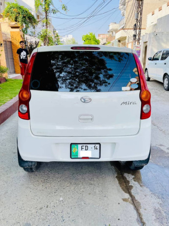 daihatsu-mira-660cc-2011-model-automatic-big-0