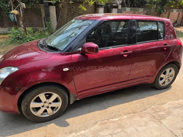 suzuki-swift-dlx-13-2013-big-0
