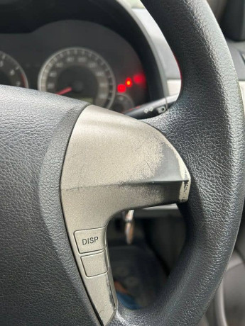 toyota-corolla-axio-20072013-big-9