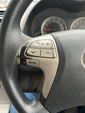 toyota-corolla-axio-20072013-big-8