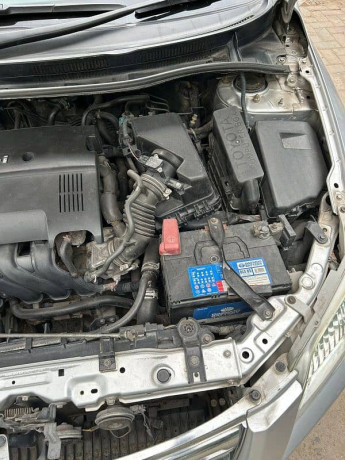 toyota-corolla-axio-20072013-big-16