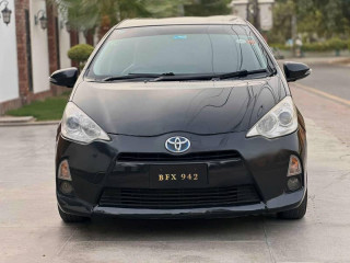 toyota-aqua-201216