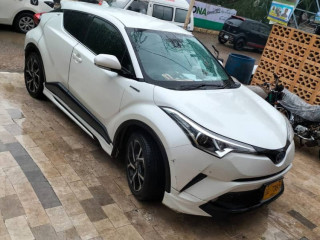 toyota-c-hr-s-package-imported-excellent-condition