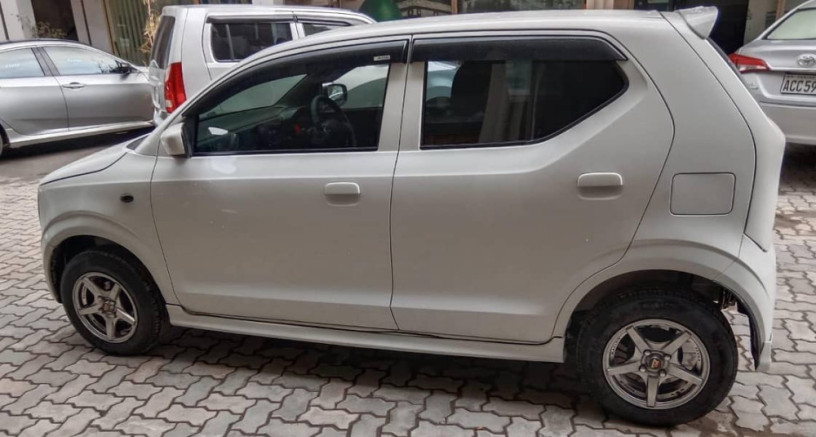 suzuki-alto-2019-vxl-big-10