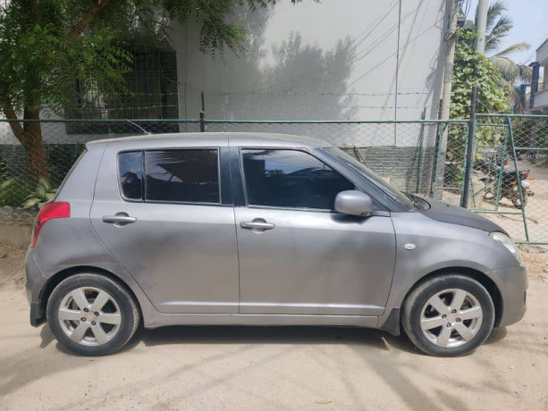 suzuki-swift-13-dlx-navigation-big-7