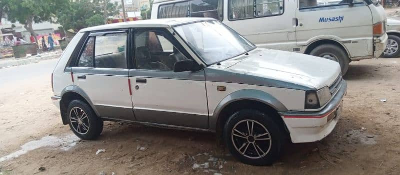 daihatsu-charade-1986-big-6