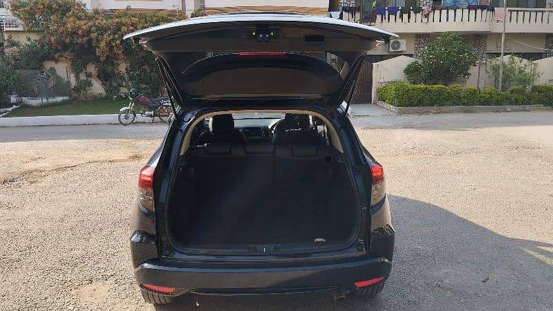 honda-vezel-2018-z-sensing-big-4