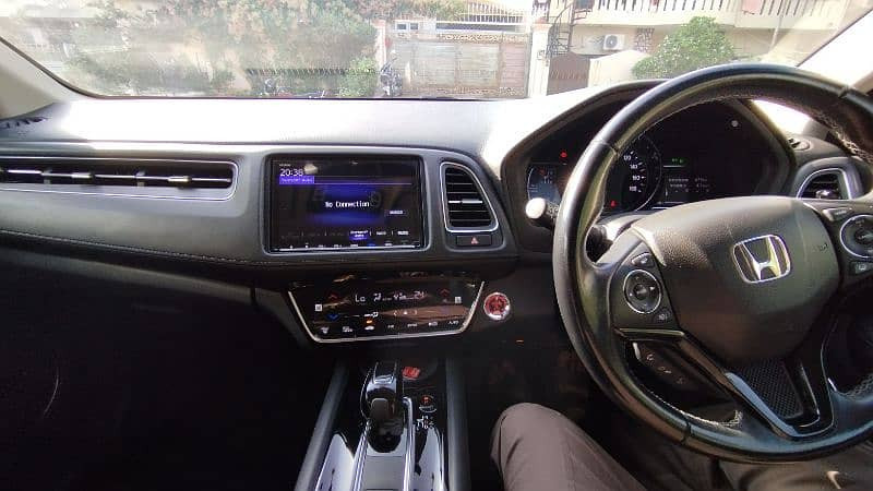 honda-vezel-2018-z-sensing-big-11