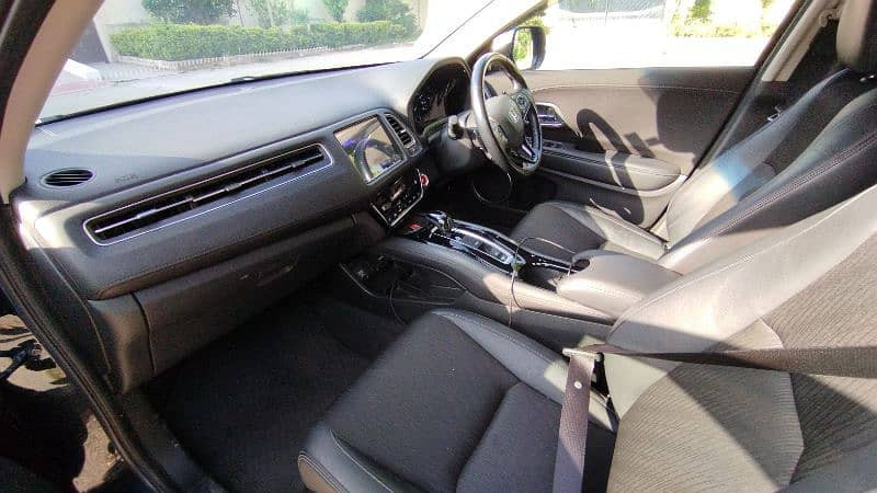 honda-vezel-2018-z-sensing-big-10