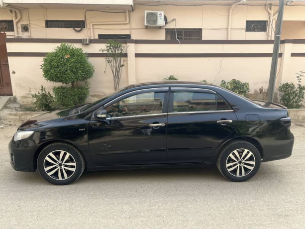toyota-corolla-gli-16-automatic-2012-big-2