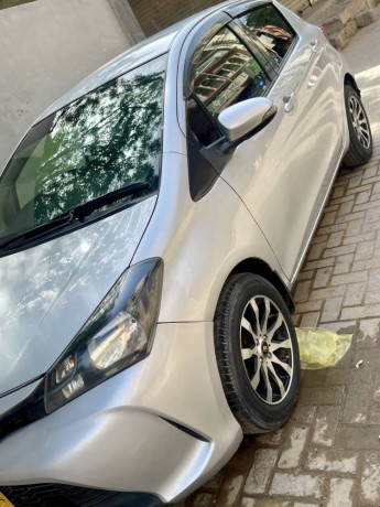 toyota-vitz-10-2015-big-1