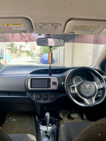 toyota-vitz-10-2015-big-4