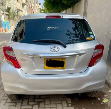toyota-vitz-10-2015-big-3