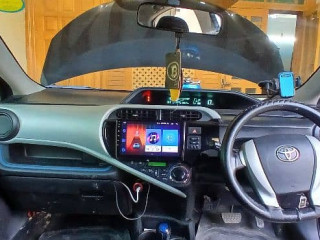toyota-aqua-2014