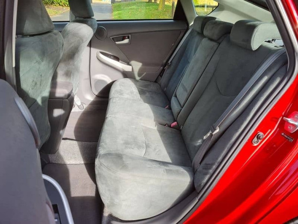 toyota-prius-t-spirit-top-of-the-line-variant-big-17