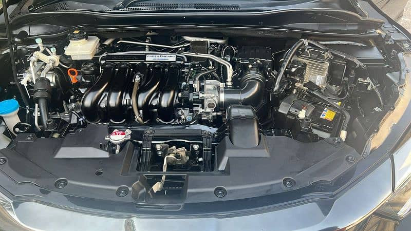 honda-vezel-z-sensing-model-2018-import-2023-unregistered-big-14