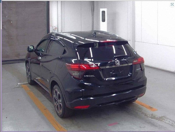 honda-vezel-z-sensing-model-2018-import-2023-unregistered-big-17