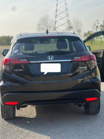 honda-vezel-z-sensing-model-2018-import-2023-unregistered-big-2