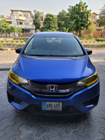honda-fit-15-hybrid-smart-selection-2014-big-0