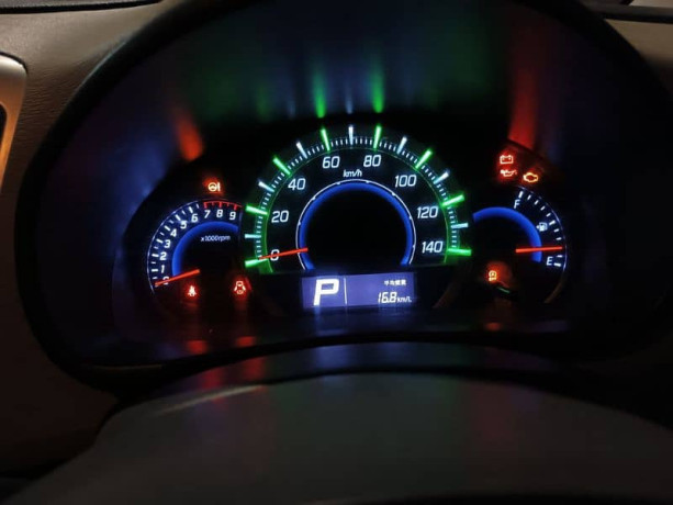 suzuki-wagon-r-2014-big-11