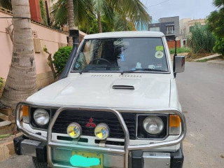 mitsubishi-pajero-1986