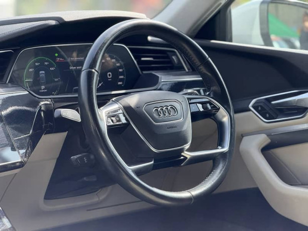 audi-e-tron-2020-big-8