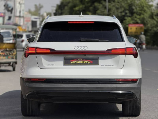 audi-e-tron-2020-big-19