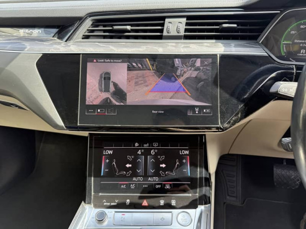audi-e-tron-2020-big-12