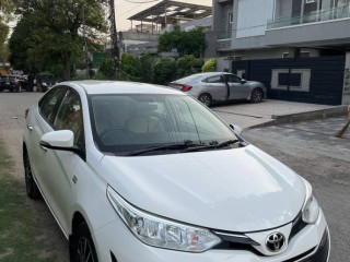 toyota-yaris-ativ-x-15-202122