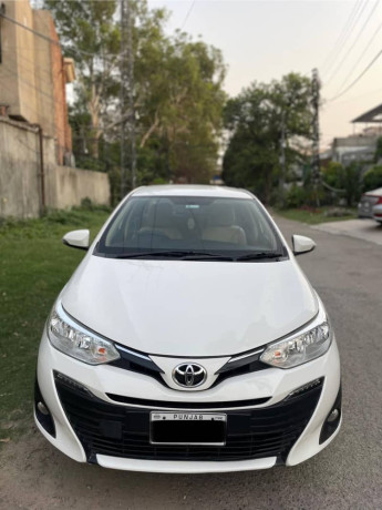 toyota-yaris-ativ-x-15-202122-big-1