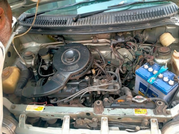 daihatsu-cuore-2009-big-6