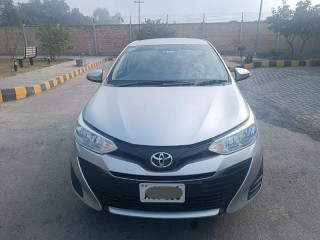 toyota-yaris-2024