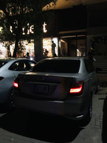 toyota-corolla-axio-big-13