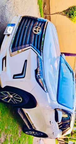 toyota-fortuner-v-2019-big-1