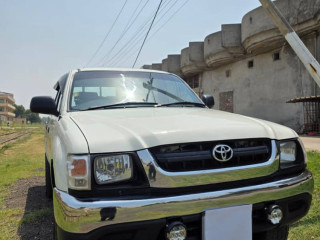 toyota-hilux-2003