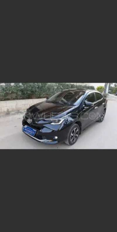 toyota-yaris-15-black-interior-model-2024-big-1