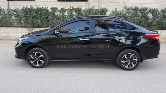 toyota-yaris-15-black-interior-model-2024-big-2