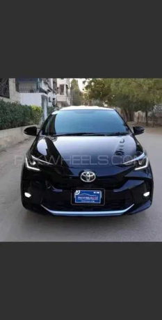 toyota-yaris-15-black-interior-model-2024-big-0