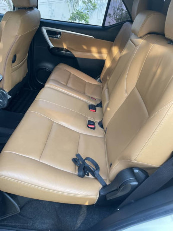toyota-fortuner-27-v-big-10