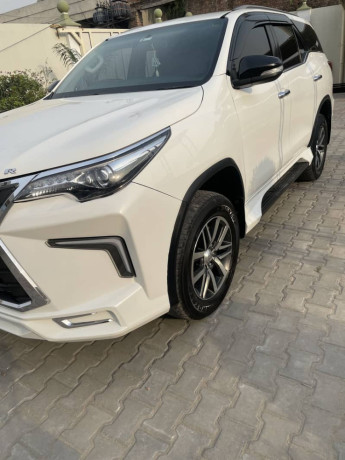 toyota-fortuner-27-v-big-0