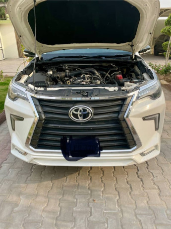 toyota-fortuner-27-v-big-3