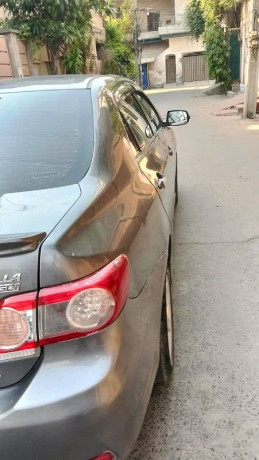 toyota-corolla-altis-automatic-2014-big-7
