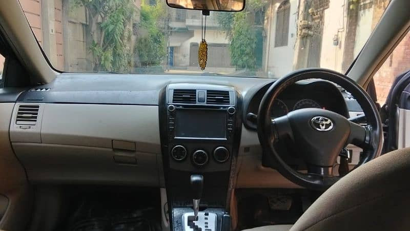 toyota-corolla-altis-automatic-2014-big-16